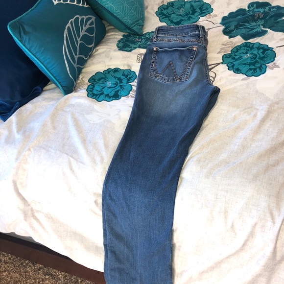 Wrangler stretchy fit jeans - Picture 2 of 3